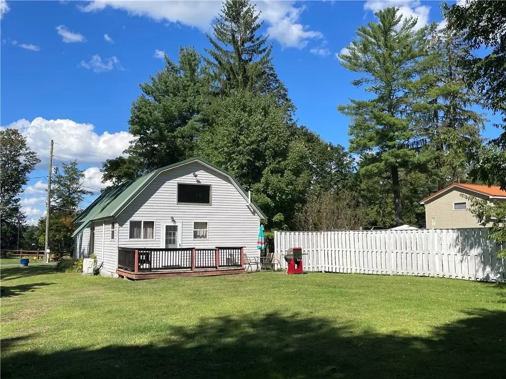 232 Lake Shore Drive S, Milford