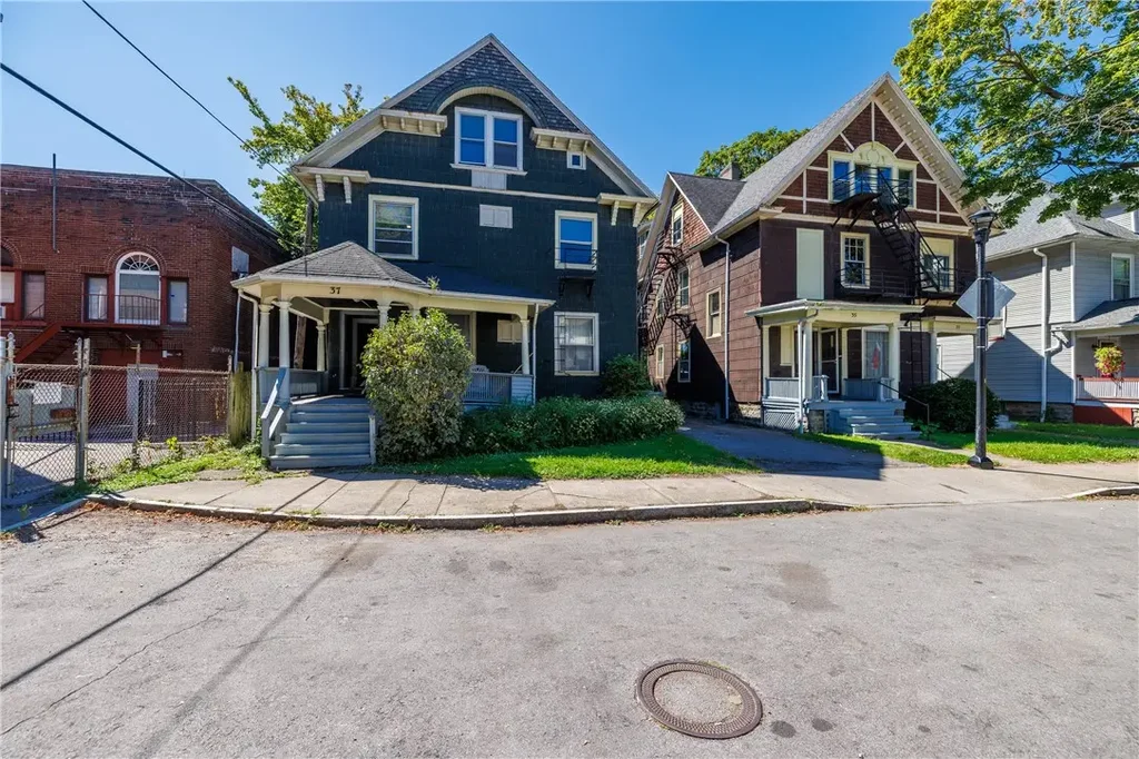 33-35-37 Buena Place, Rochester