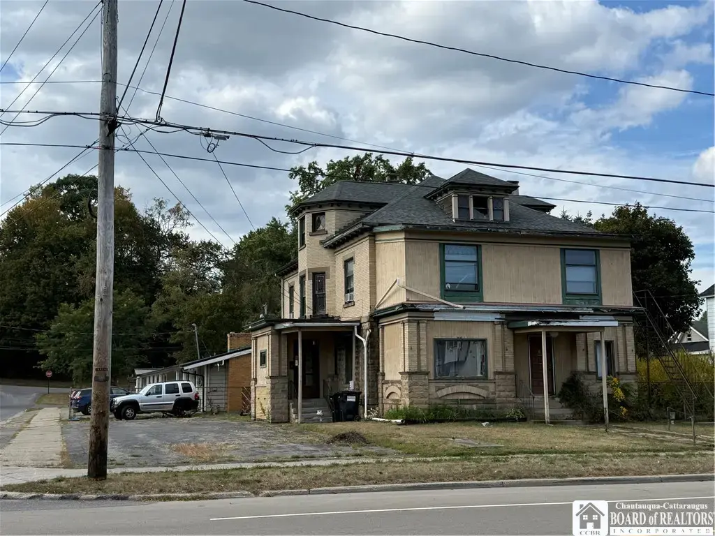 232 W Main Street, Ellicott