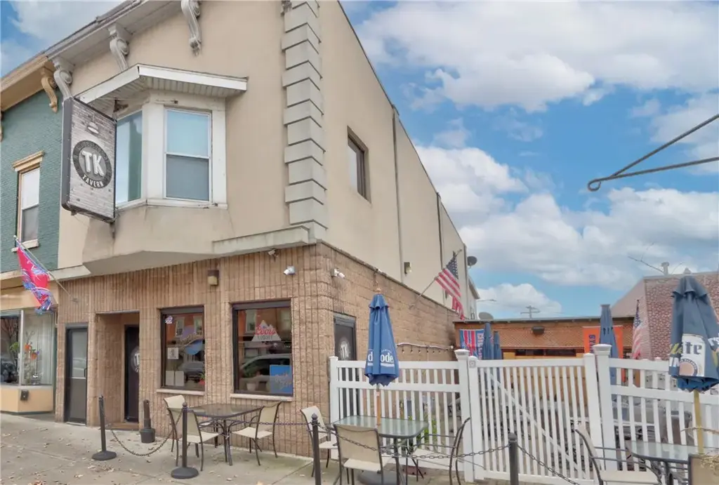 14 E Main Street, Waterloo