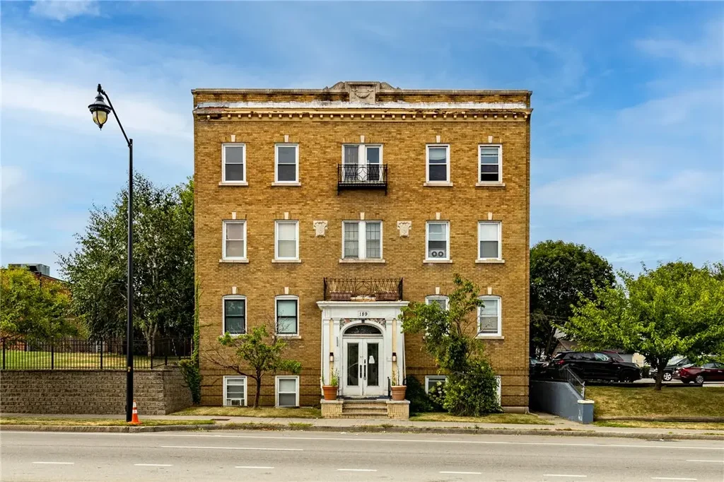 189-199 Lake Avenue, Rochester