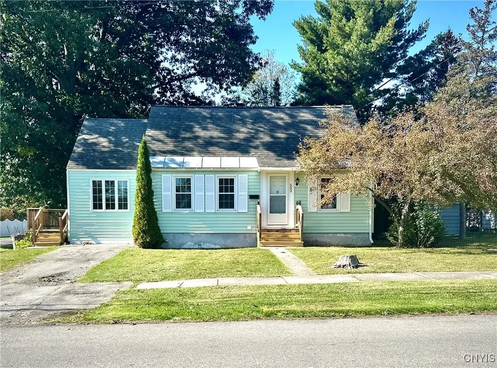 503 Coolidge Road, Utica