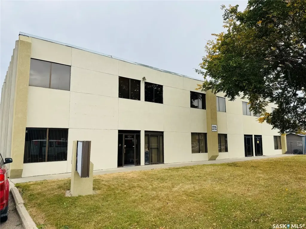 2225 Hanselman Court 201, Saskatoon
