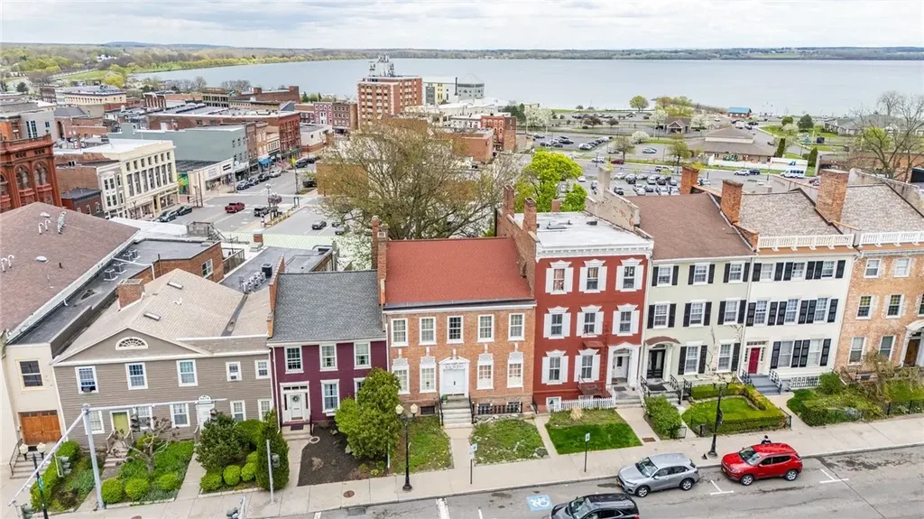 379 S Main Street, Geneva City