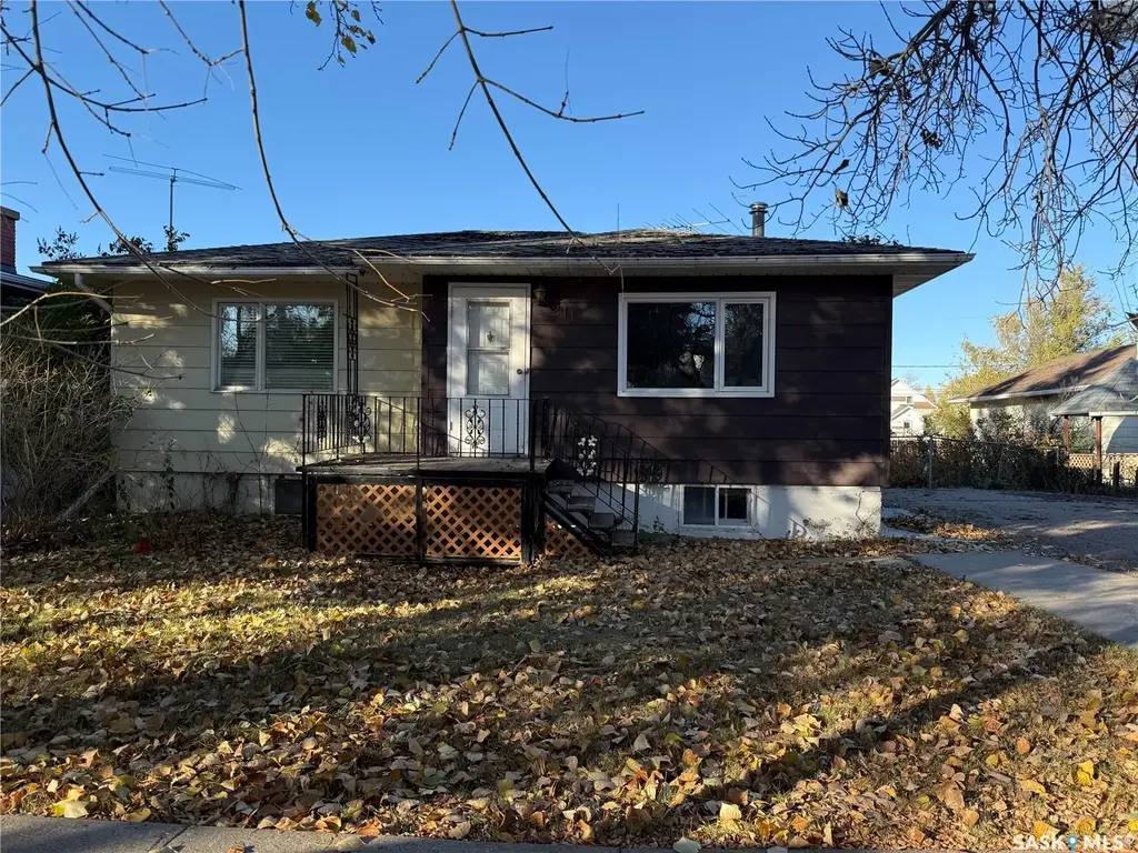 211 Little Flower Avenue, Rosetown