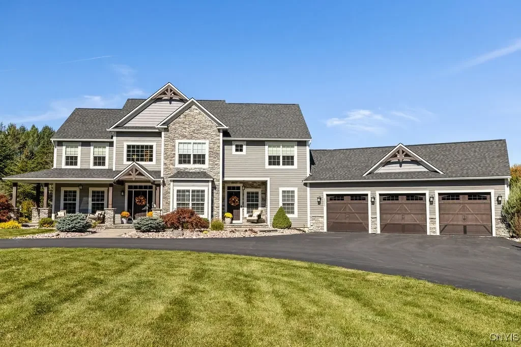 Photo of Listing #S1647324