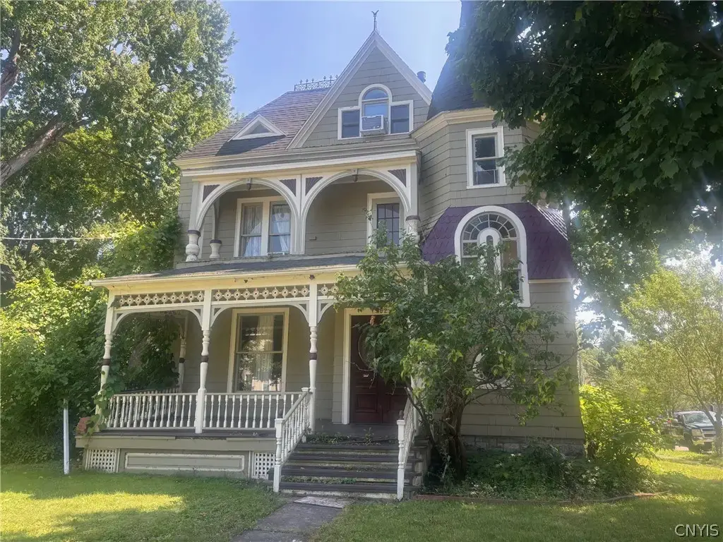 302 Keyes Avenue, Watertown City