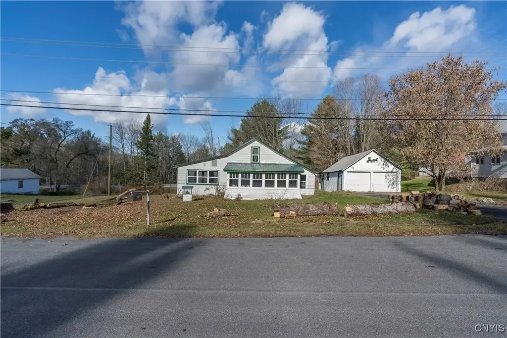 8133 Wood Road, Diana