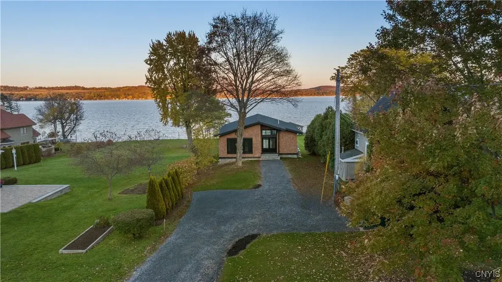 2010 W Lake Road, Skaneateles