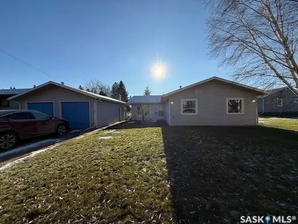 113 First Avenue S, Norquay
