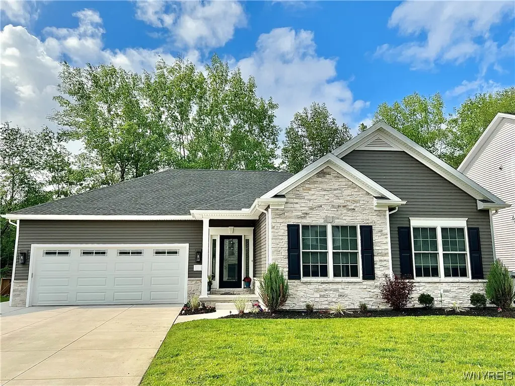 7290 Woodhaven Drive, Lockport Town