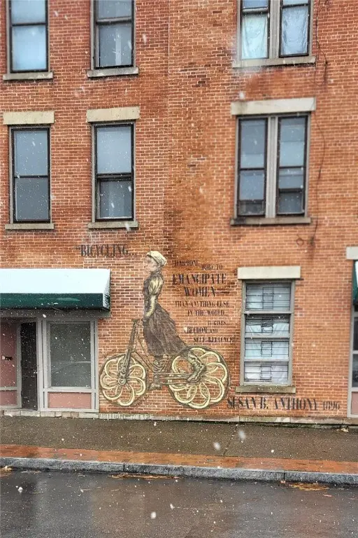 438 W Main Street, Rochester