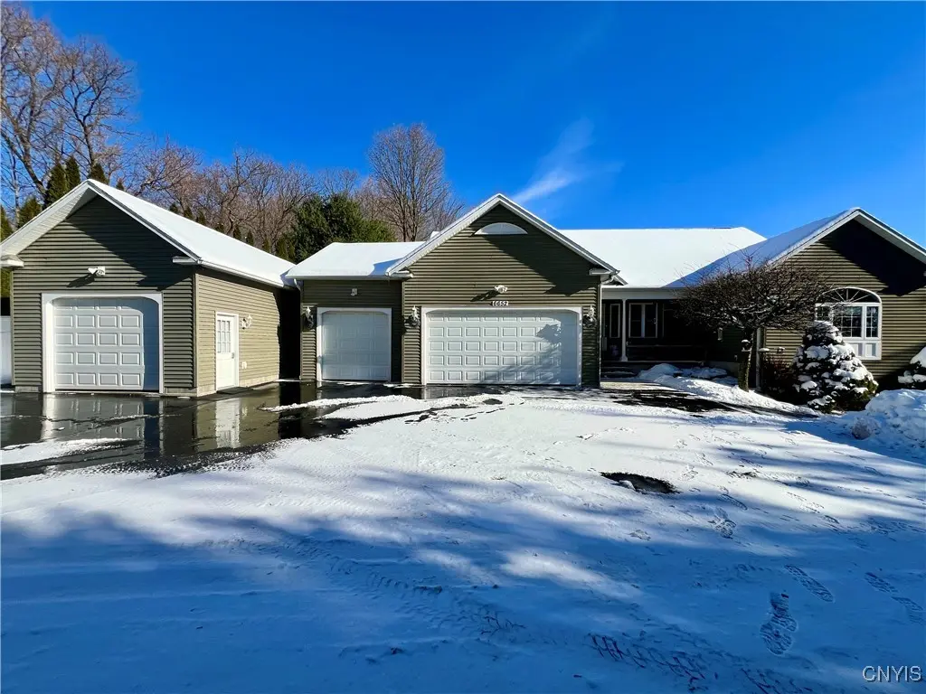 6652 E Sorrell Hill Road, Van Buren