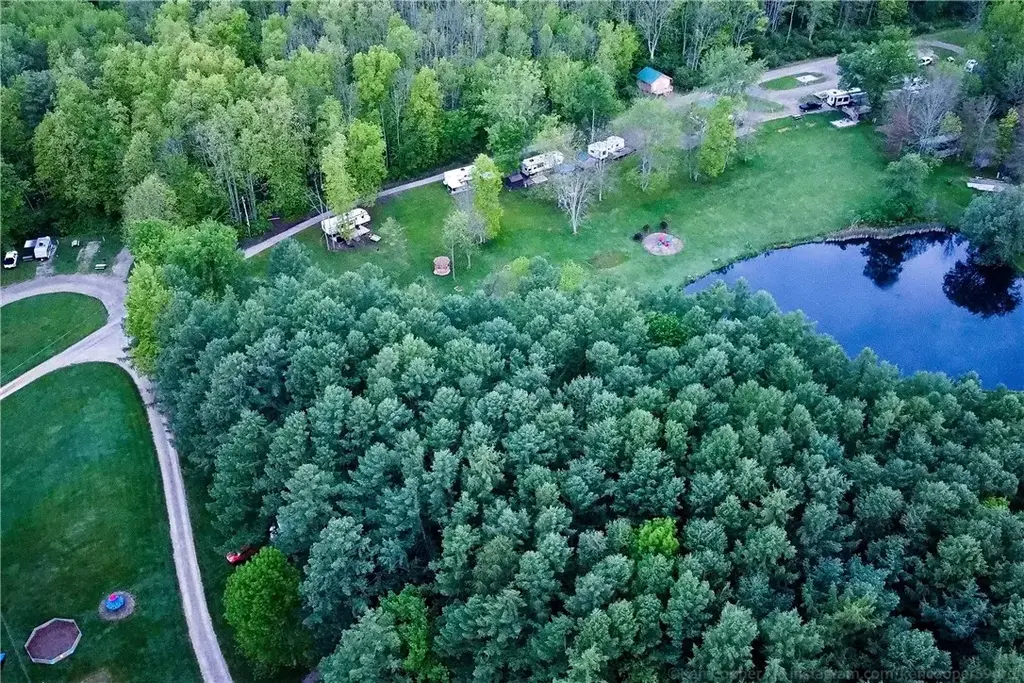 7632 Centerville Road, Hume