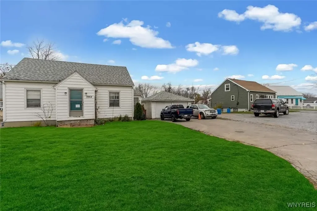 3964 Southwestern Boulevard, Orchard Park