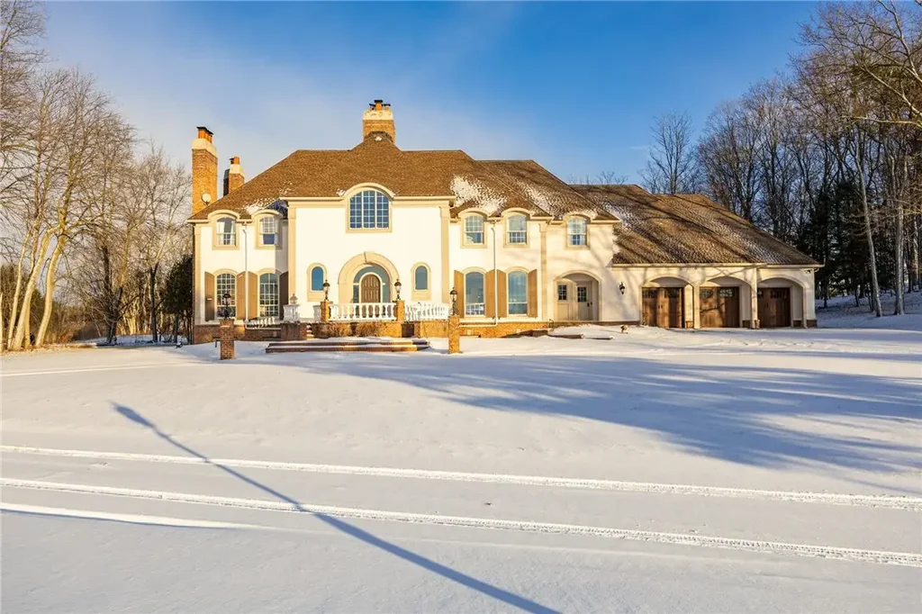 20 Windham Hill, Mendon