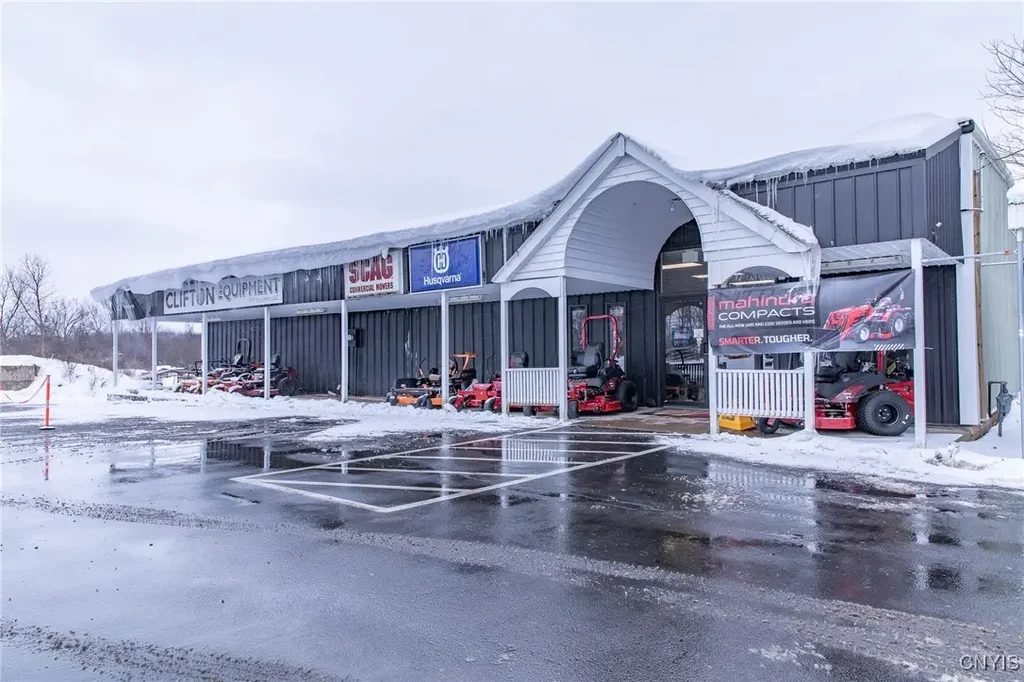 5334 State Route 31, Clay