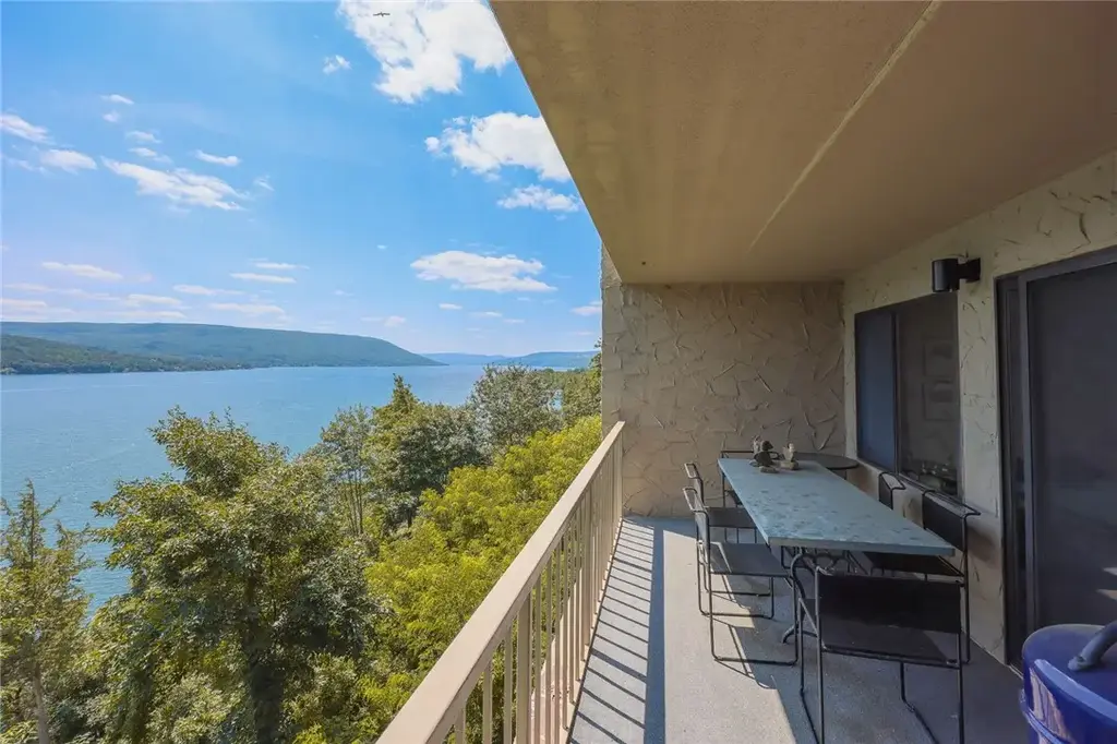 130 Cliffside Drive, South Bristol