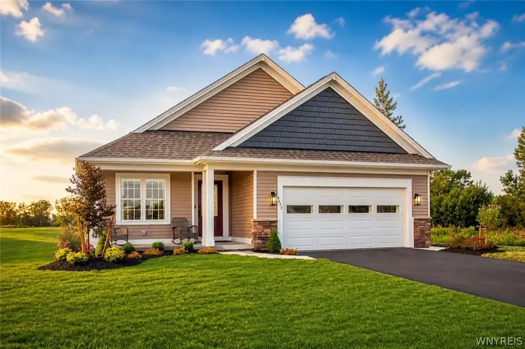 6673 Curtis Court, Lockport Town