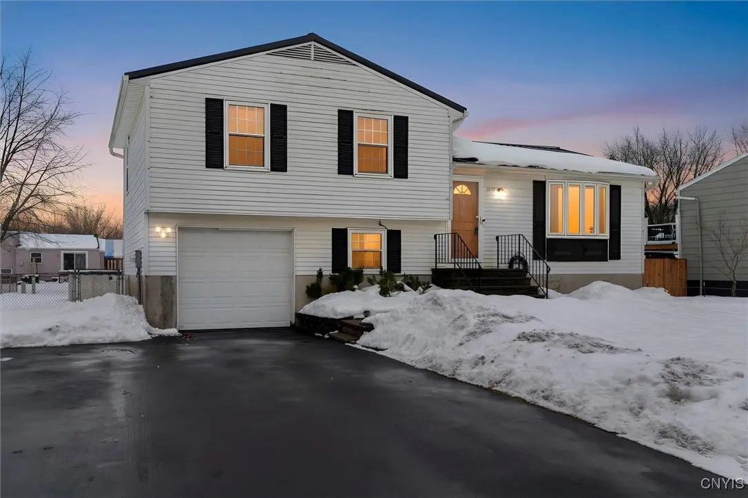 Photo of Listing #S1656563