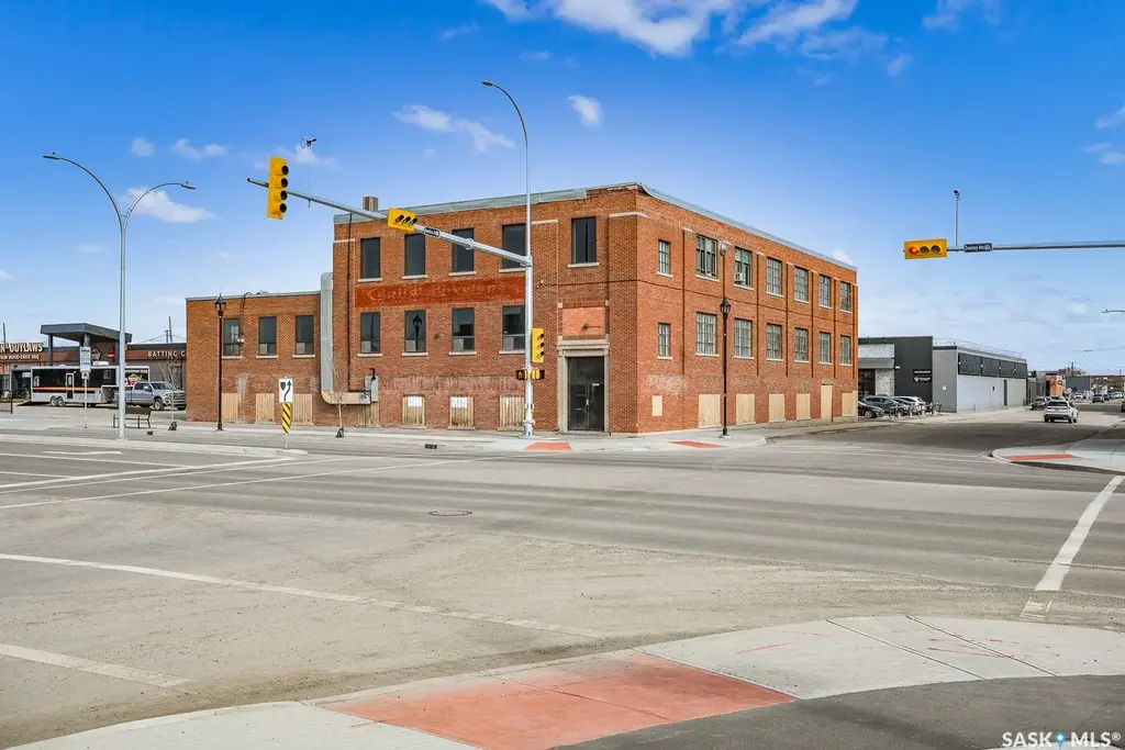 2002 Dewdney Avenue, Regina
