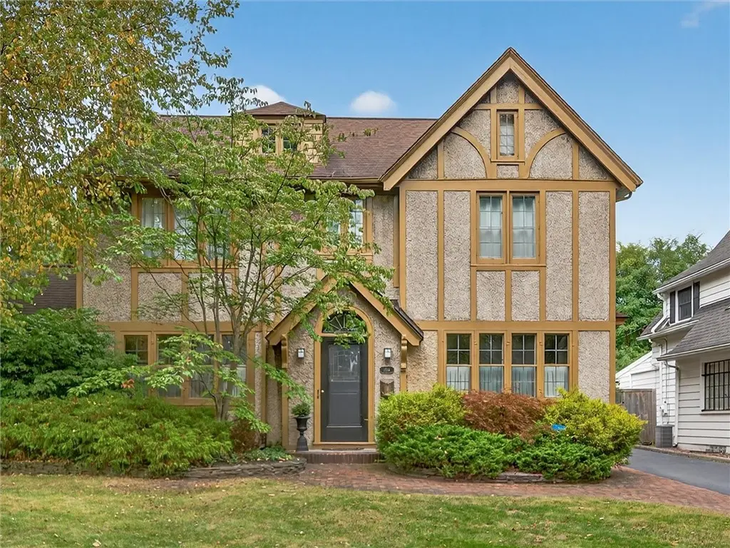 204 Oakdale Drive, Brighton