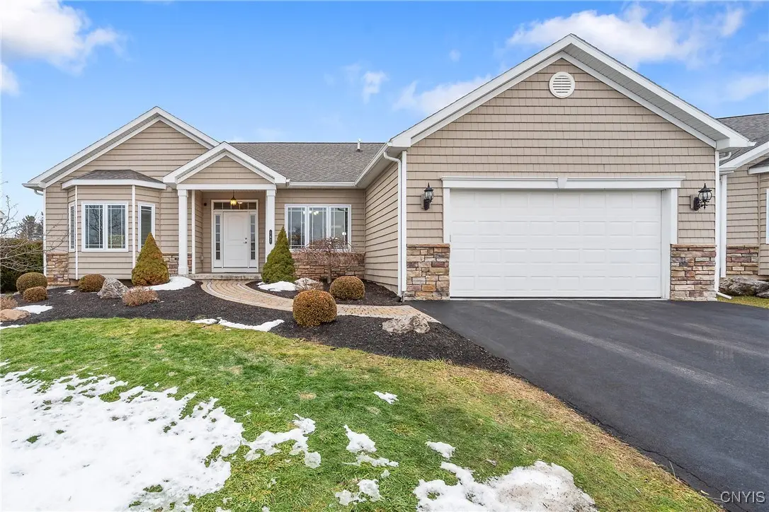 Photo of Listing #S1657618