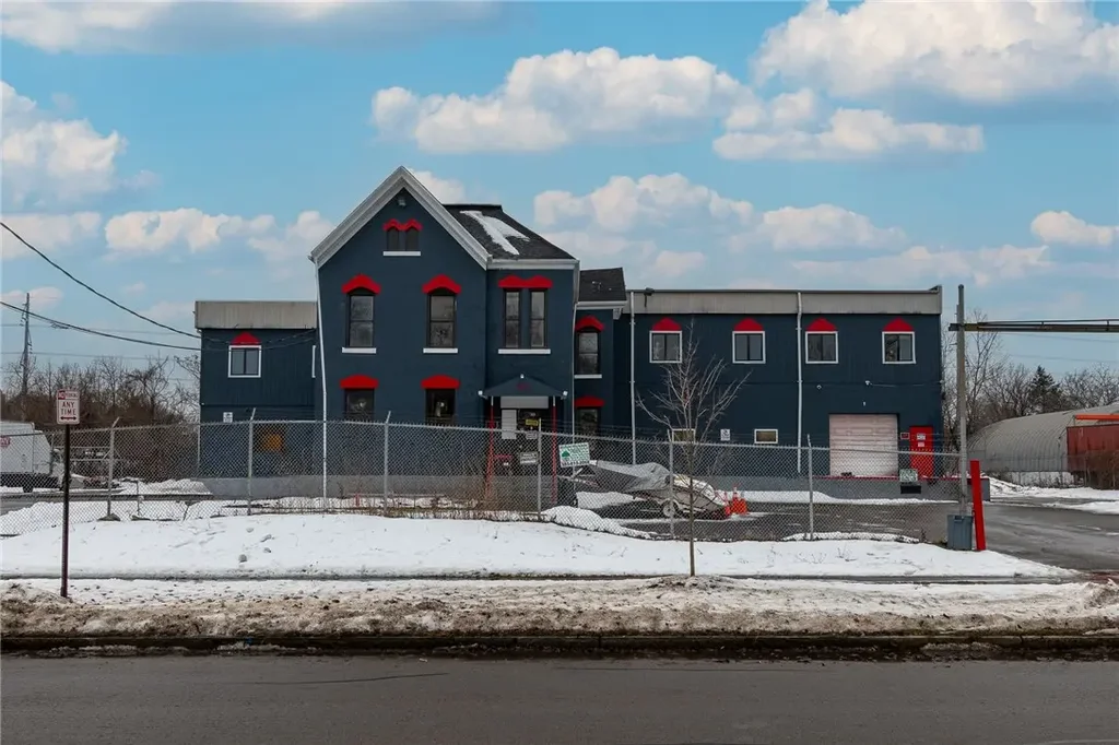 395 Maple Street, Rochester