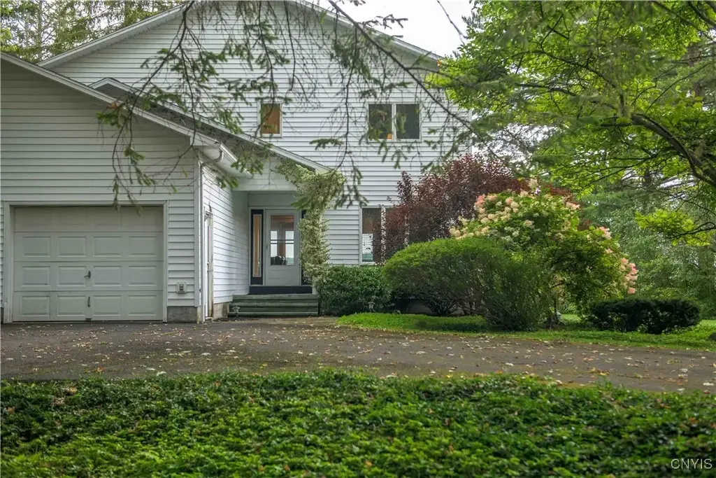 1916 W Lake Road, Skaneateles