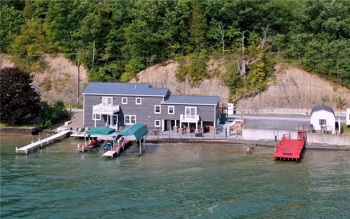 Photo of Listing #R1658687