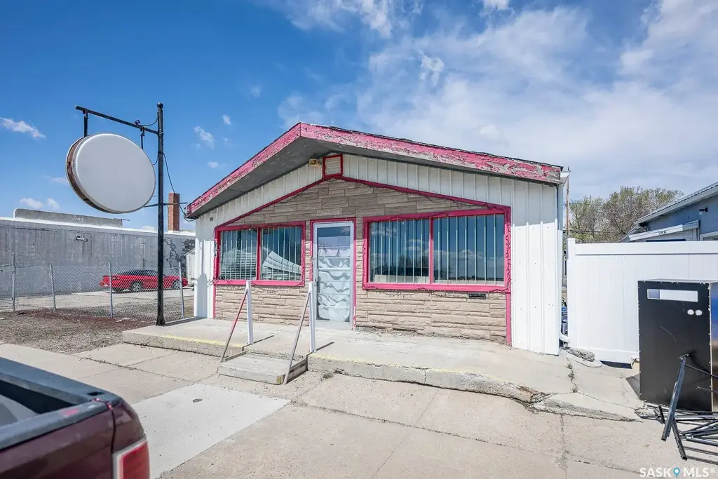 254 Railway Avenue, Southey