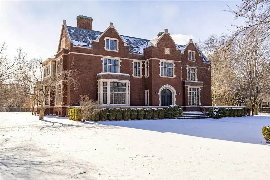 935 East Avenue, Rochester