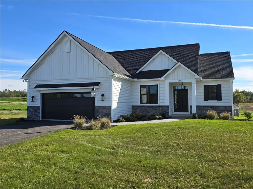 6321 Brookhill Drive, Victor