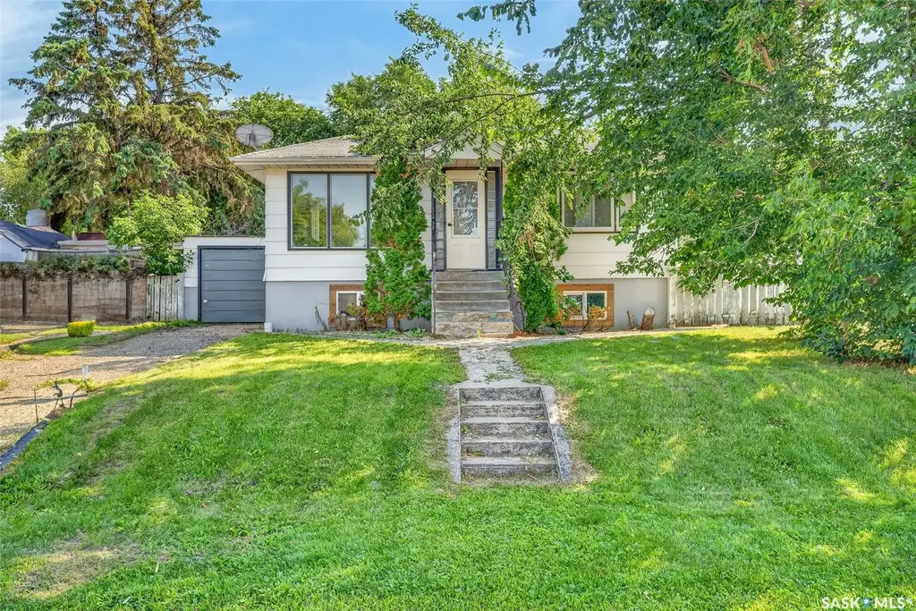 453 21st Street E, Prince Albert