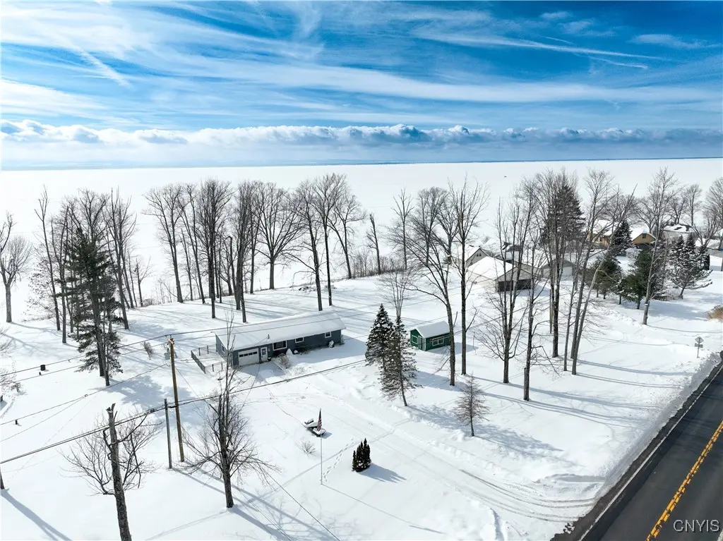 1528 State Route 49, Vienna