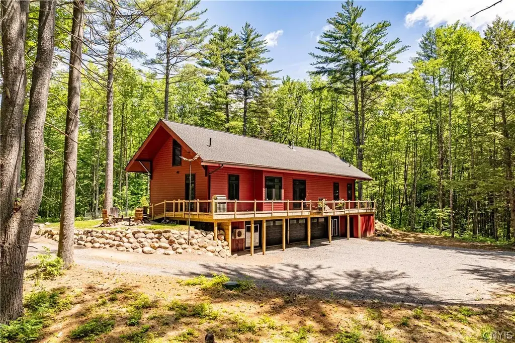 5512 Pine Wood Drive, Greig