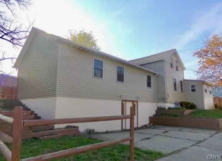 Photo of Listing #S1662265