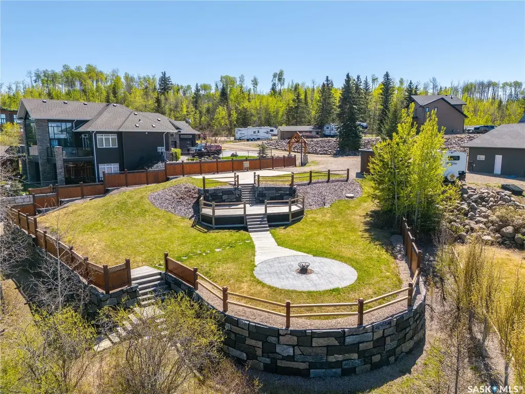 819 Spruce Street, Beaver River Rm No 622