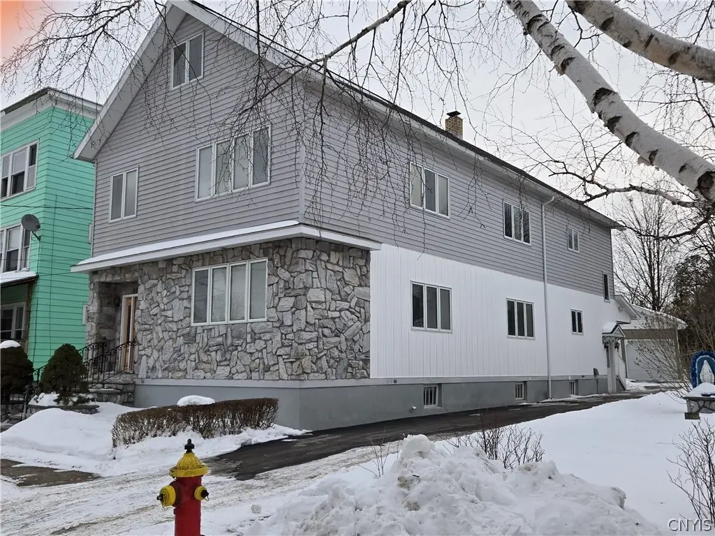 Photo of Listing #S1661472