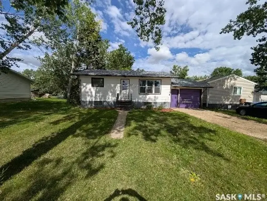 617 Peterson Avenue, Radville