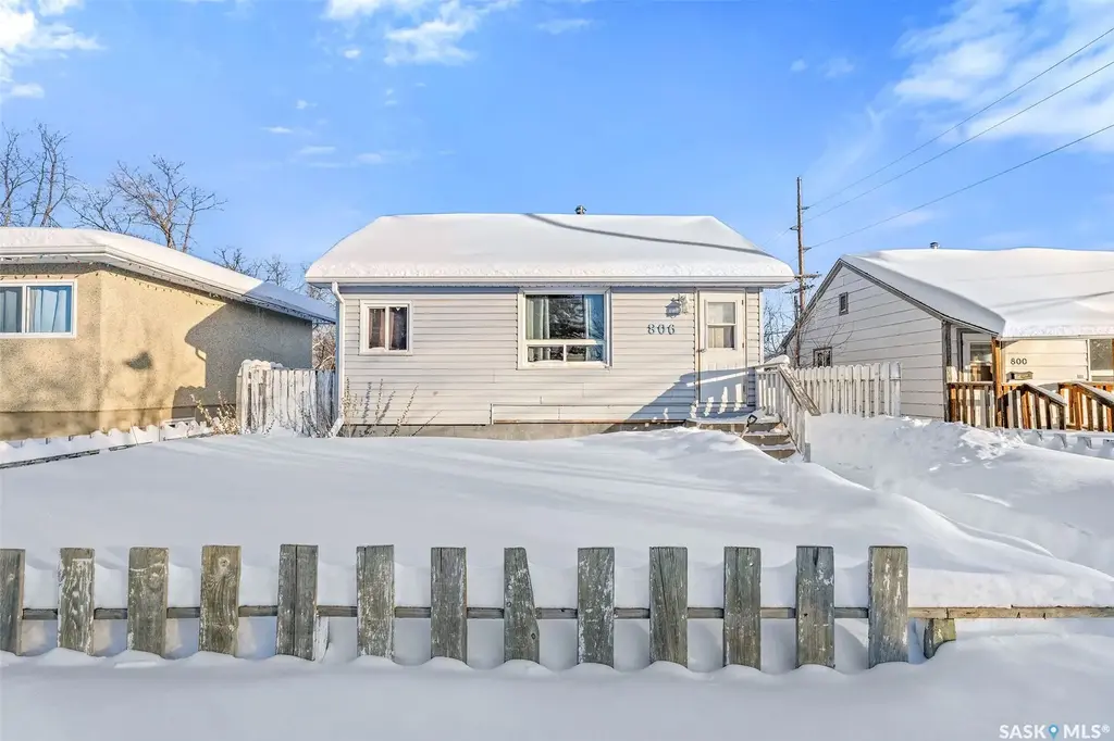 806 12th Street W, Prince Albert