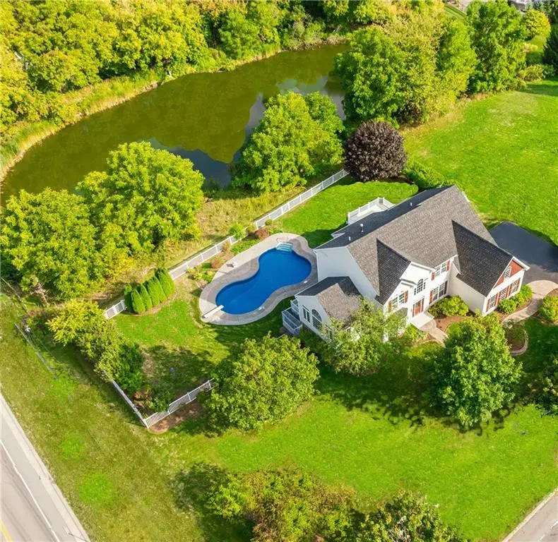 2 Hamilton Road, Perinton