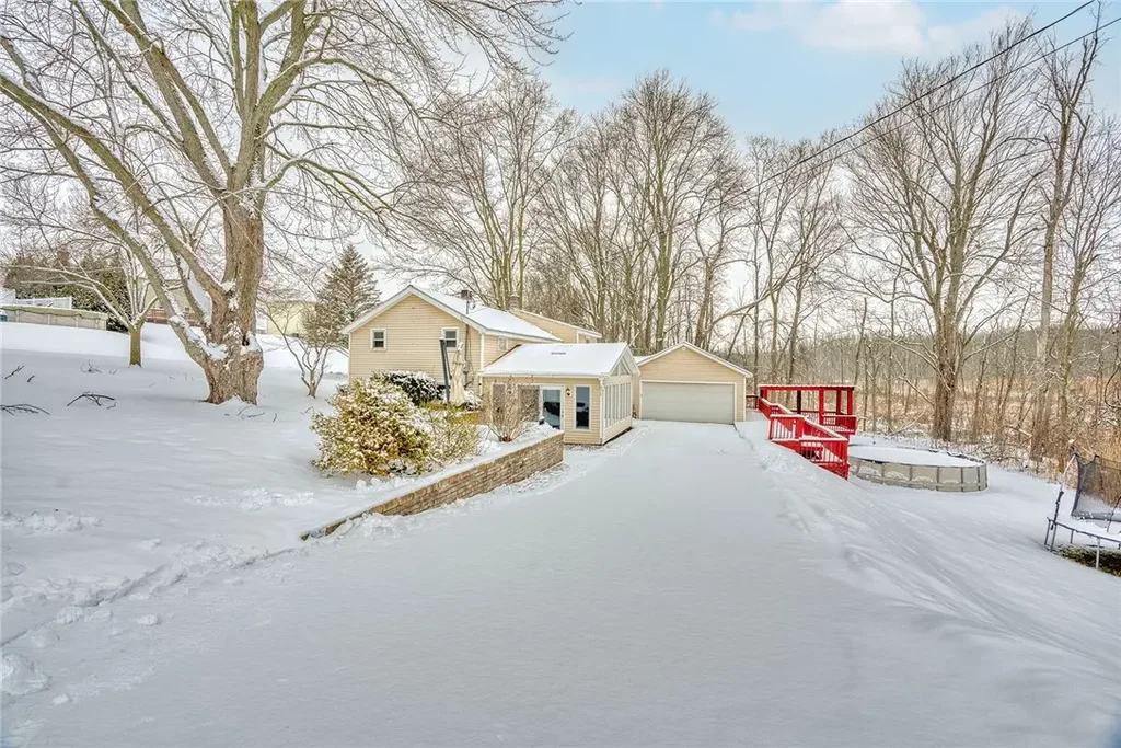 778 Macedon Center Road, Perinton