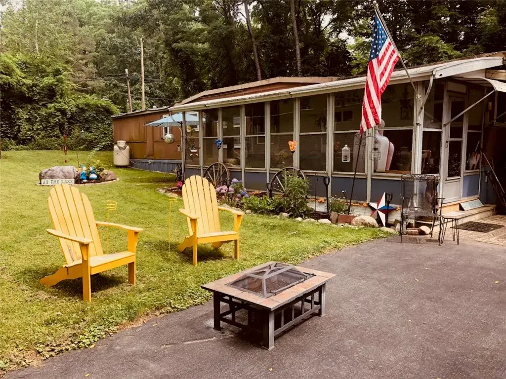 52 Vine Valley Park, Middlesex