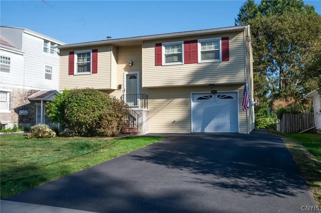 Photo of Listing #S1664282