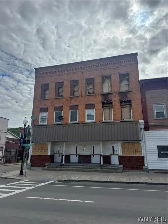 94 N Main Street, Warsaw