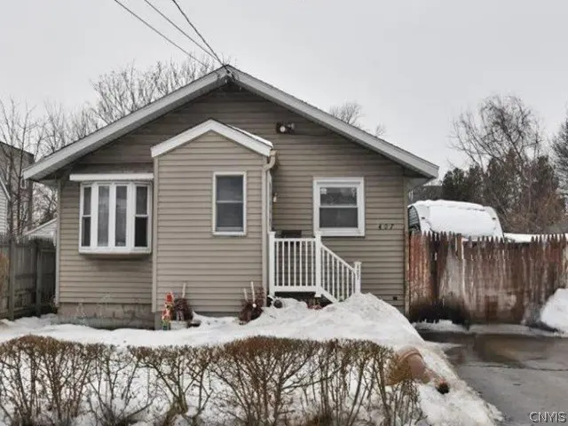 Photo of Listing #S1664553