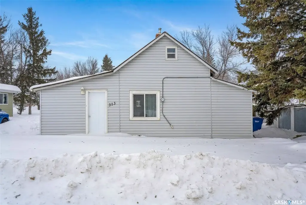 313 Burns Avenue W, Melfort