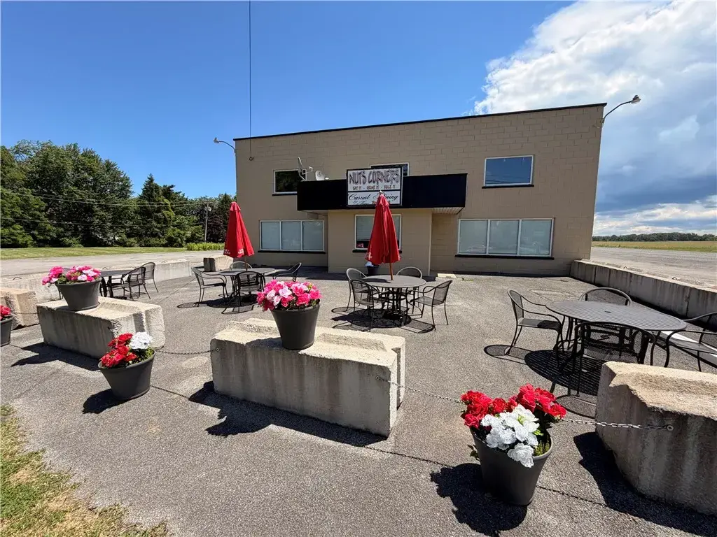 328 Lake Road East, Hamlin