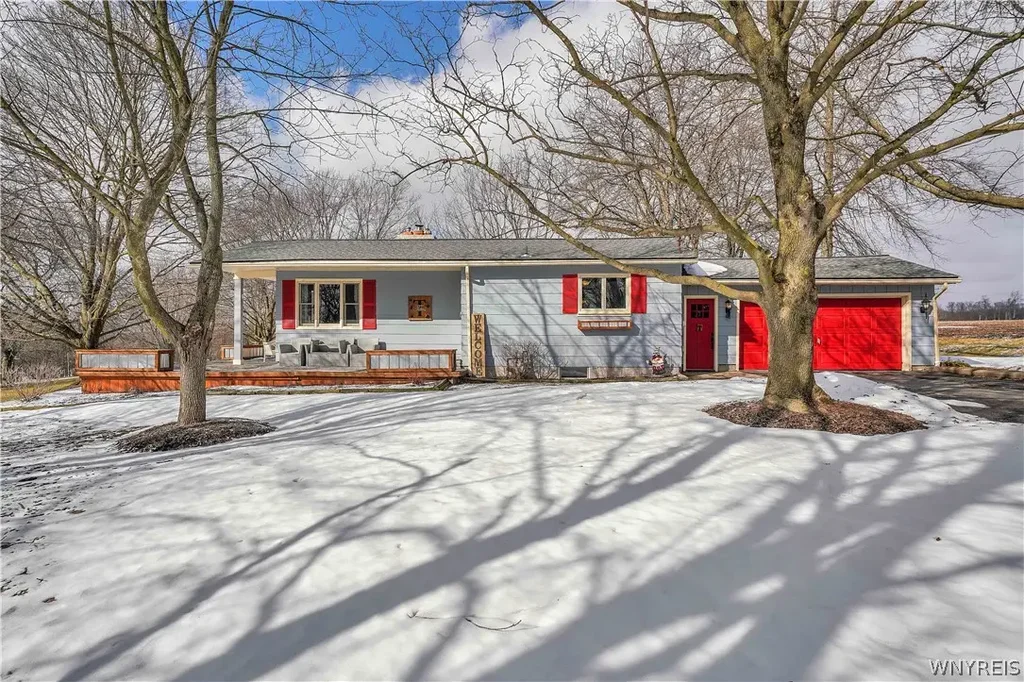 681 Perry Road, Sheldon